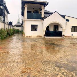 Bella's Apartments, hotel en Atan