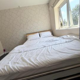 Raveloe Drive, Hotel in Bulkington