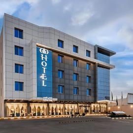 فندق اورا ميلينيوم, hotel i Al Maraghah