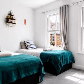Reading 3BR Contractor Accommodation, Sleeps 6, Near Oracle, Free Parking, hotel a Reading