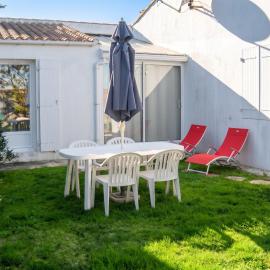 Petite maison charmante à La Couarde-sur-Mer avec jardin clôturé