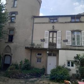 Chambres d'hôtes de charme "La Tour Richelieu", hotel in Martres-de-Veyre
