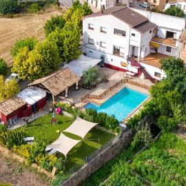Cozy Apartment in Torres del Obispo with Pool, хотел в Torres del Obispo