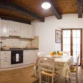 Arce에 위치한 호텔 Modern Apartment near Arce City Centre, 62 m², Parking