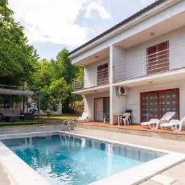 Villa Trafo, hotel u gradu Opric