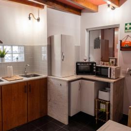 Charming House in Redondo + Air Conditioned, hotelli kohteessa Redondo