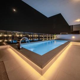 Blausee Beachfront Villa with Private Pool, hótel í Al Ḩamrīyah