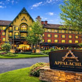 Appalachian Hotel Pool Hot Tub Sauna Gym Studio 225, hotel u gradu 'Vernon Township'