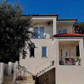 Villa Thalassa Lal'Andrea: Dhërmi şehrinde bir otel