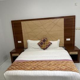 ريحانه الورود للشقق المخدومة, Hotel in Chamis Muschait