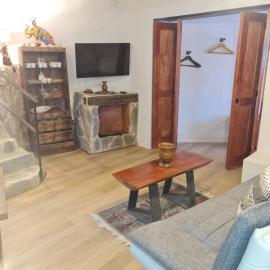 Apartamento rústico-moderno con zona chill out - Borredà, hotel v destinaci Borredá