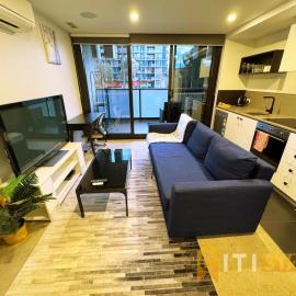 Braddon Base in The Midnight, Heated Pool & Sauna, hotel in Braddon