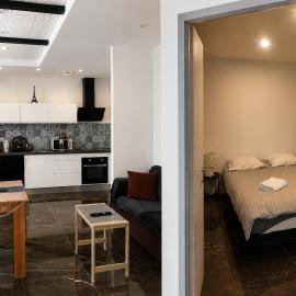 Appartement privé moderne et lumineux plain-pied โรงแรมในโอโยนนักซ์