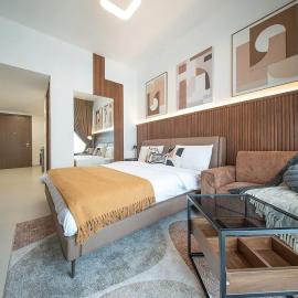 Stunning Oceanfront Studio Stay - Blue Bay Walk Pool & Gym