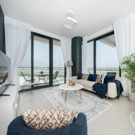 Modern Waterfront 1-Bedroom Apartment - Blue Bay Walk, hotel in Sharjah