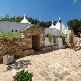 Trullo Sobba Llera by BarbarHouse, hotel in San Michele Salentino