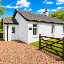 Rhubodach Cottage, hotel in Ardmaleish