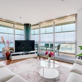 Luxury Apartment With Sea View!