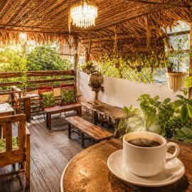 Feliz Puerta - Entire House with Rooftop Terrace, Iquitos, Hotel in Iquitos