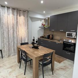 aphrodite's apartment ad Aspra