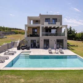 Sani Invictus Villa