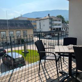 Spacious Apartment - Prime Voss Location - Elevator, Hotel in Vossevangen