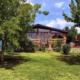 Joli Chalet Dans La Somme, hotel in Hem-Monacu