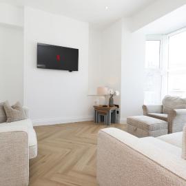 Brand New Imacculate 4 Bedroom Home In The Heart Of Swansea - Sleeps 8 - By EKLIVING PARTNERS, Hotel in Sketty