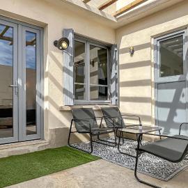 Beautiful Home In Beaucaire With Wifi