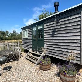 Astwell Mill Luxury Shepherds Hut, hotel a Helmdon