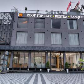 Hotel Arena, Hotel in Nasīrābād