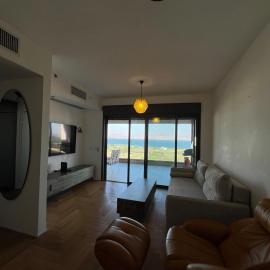 רגע בכנרת, hotel v destinaci Migdal