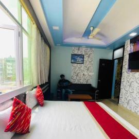 Hotel Royal Orbit, hotell i Panki