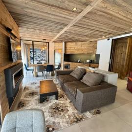 Bright 3 Bed Apartment - Arc 1950 - Auberge Jerome, hotel in Bourg-Saint-Maurice
