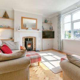 Daisy Cottage — Character & Comfort near Beer Beach, hótel í Beer