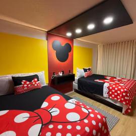 Lyrios Vacation Rentals - Legacy, hotel in Kissimmee