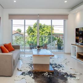 Urban 1BR Outdoor Pool Desk BBQ Shops Nearby