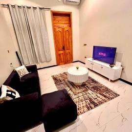 Heaven by Joyce-Walk to the airport ,8Mins drive to stone town
