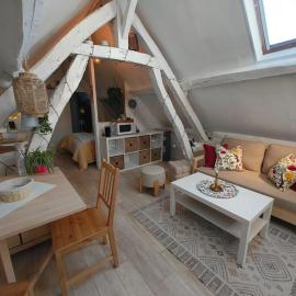 Quiet Riverside Apartment, hotel v destinácii Grosley-sur-Risle