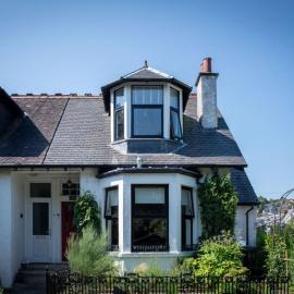 Comhla Cottage Lochwinnoch with cold plunge, hotel a Lochwinnoch