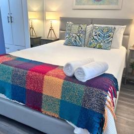 Beachfront Condo Pool Beach Access B17, hotel San Juanban