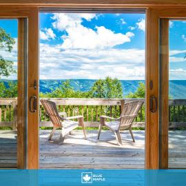 3BR cabin w scenic deck and pet-friendly, hotel in Great Cacapon