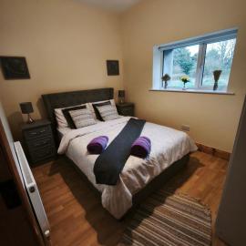 mitchelstown castle chalet, hotel u gradu Mičelstaun