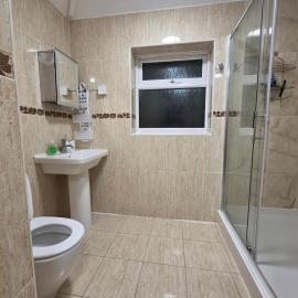 3 Bed House Sleeps 6 -Private Garden -Pets Welcome