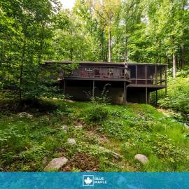 Secluded Oasis w Hot Tub, Screened-in Porch, WiFi!, מלון בברקלי ספרינגס