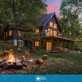 Cabin w hot tub & fire pit near Cacapon