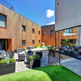 Wellness Hotel Fénix, hotell i Liberec