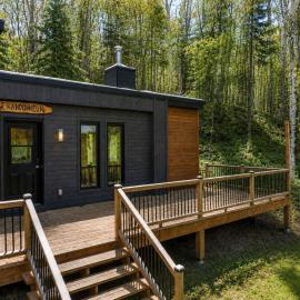 Spa & Lake - Le Randonneur، فندق في La Minerve