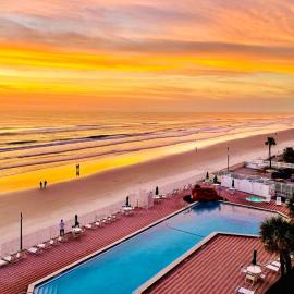 Beachfront, Amazing Views, Pool, Hot Tub, King Bed