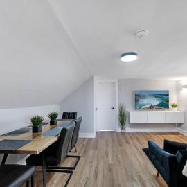 Modern 1 Bdrm with Laundry, BBQ, Deck